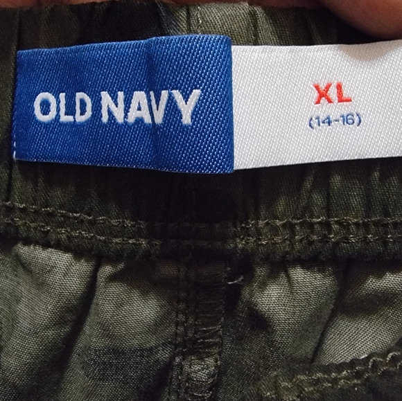 Boy's Camo Cargo Shorts - Picture 2 of 2